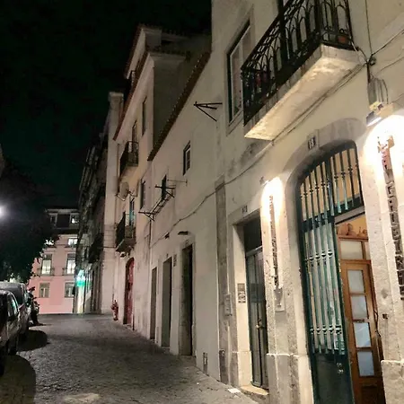 Bairroalto@pracacmoes * Lizbona